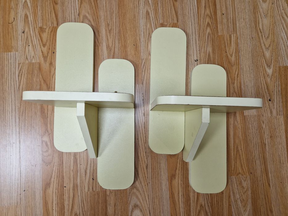 Raft de lemn, suport ghiveci