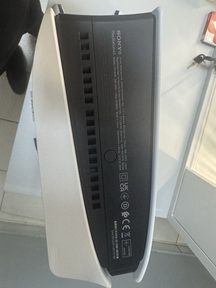 Sony Playstastion 5 1TB CFI-2016 + 2 джойстика
