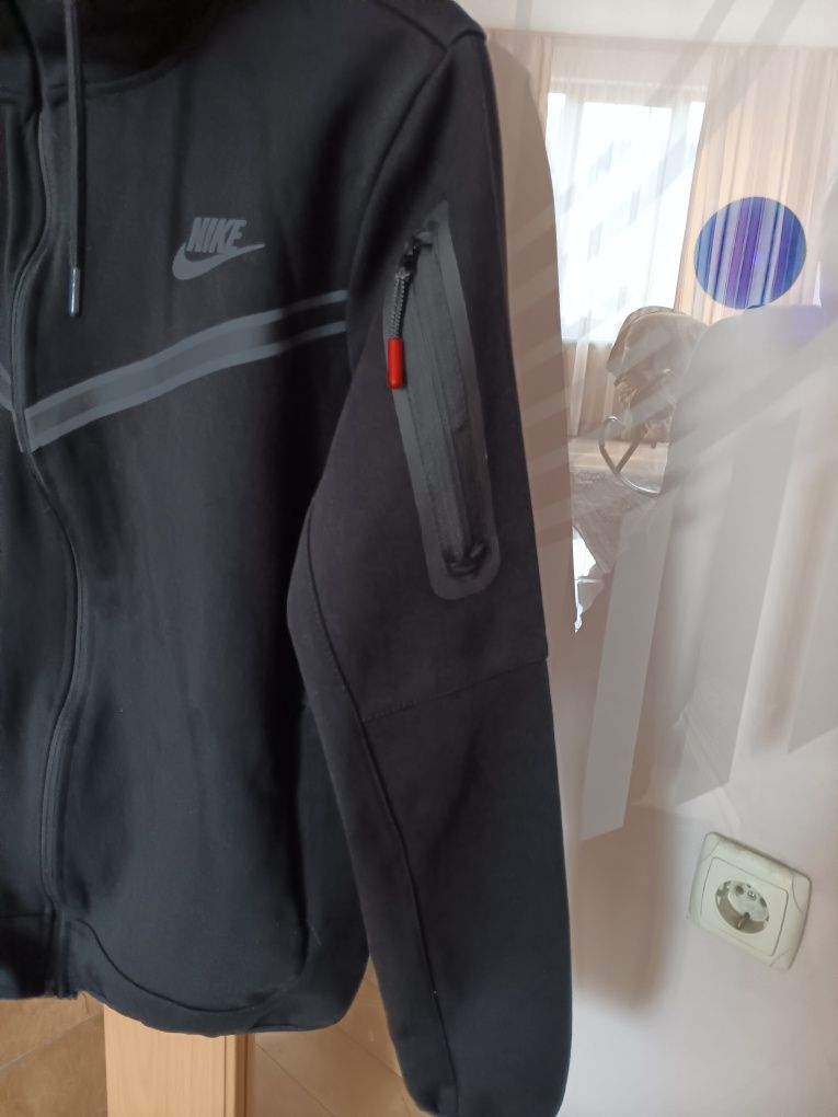 "Nike" суичер р-р S.  "New balance"