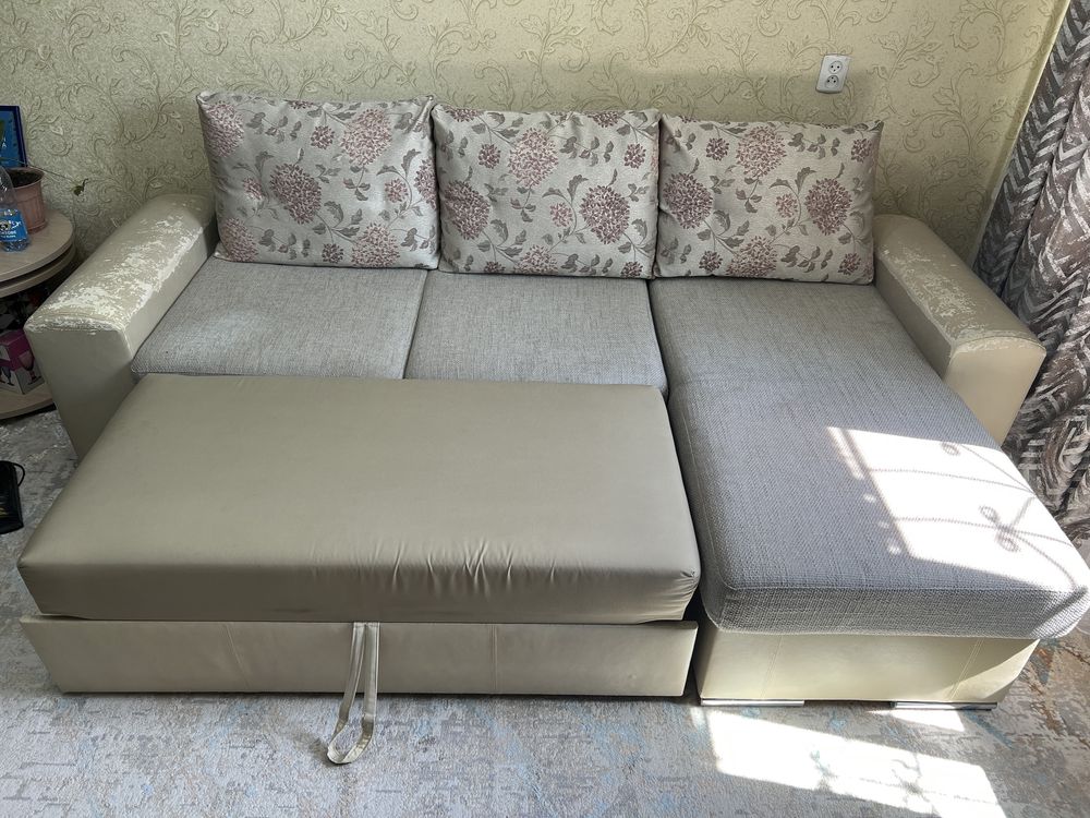 Срочно продается диван