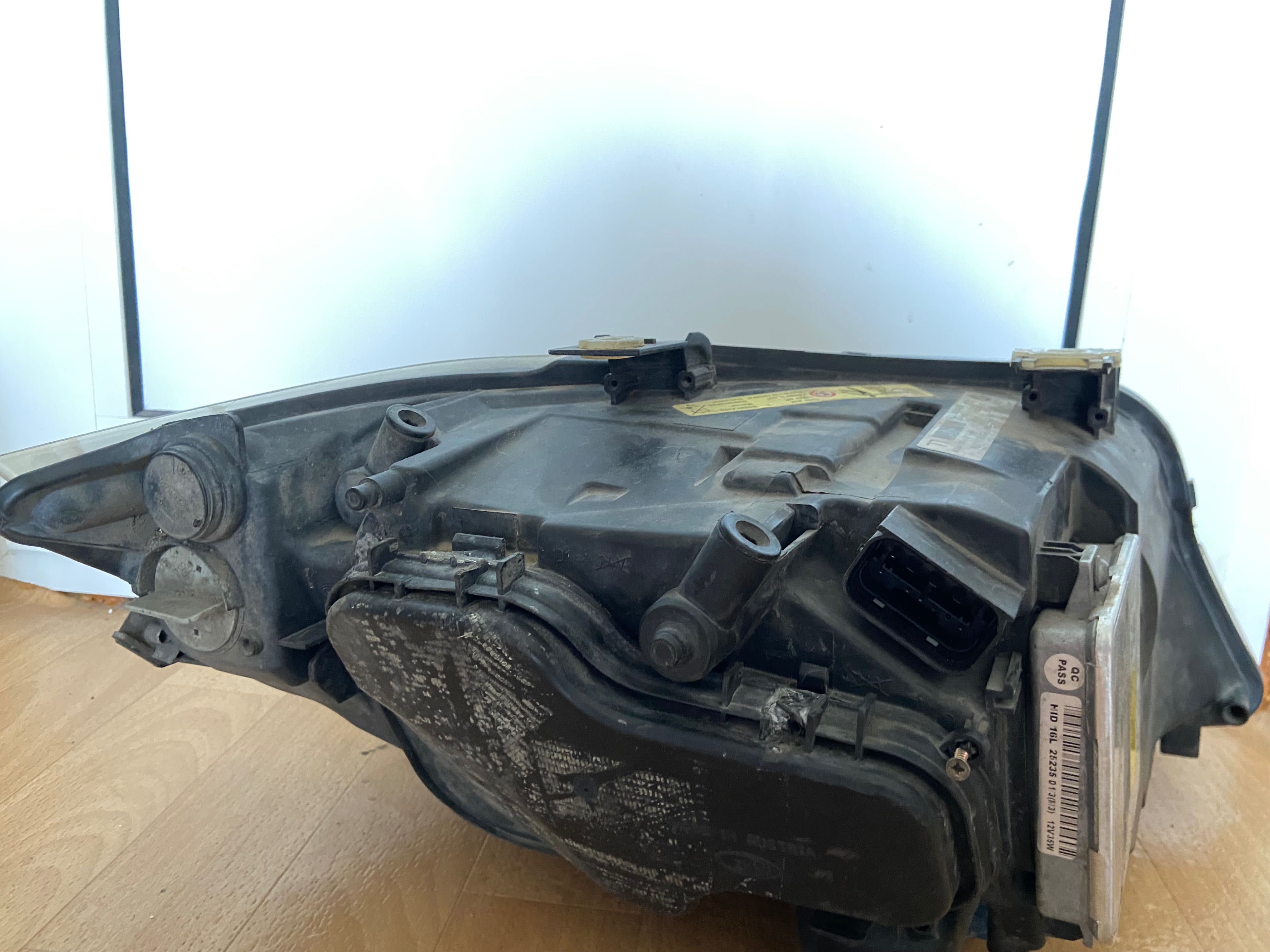 Bi-Xenon фарове за E90 ОБОРУДВАНИ