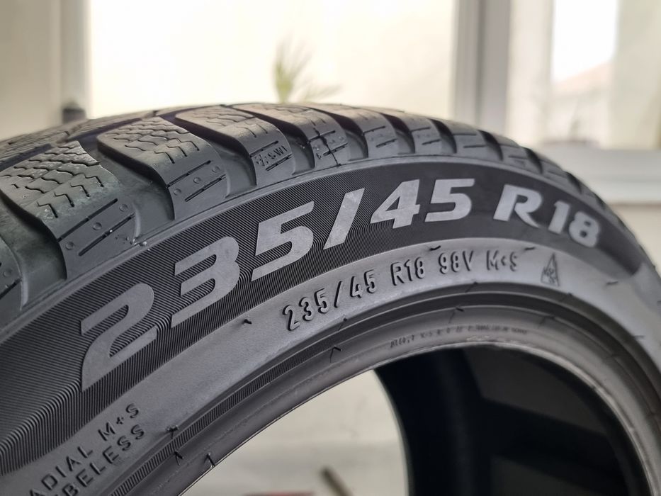 "Dot 24" 235/45/18 Pirelli 2Броя: 300лв 6.3мм