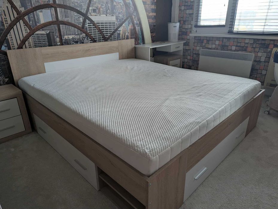 легло (180x200) с две нощни шкафчета