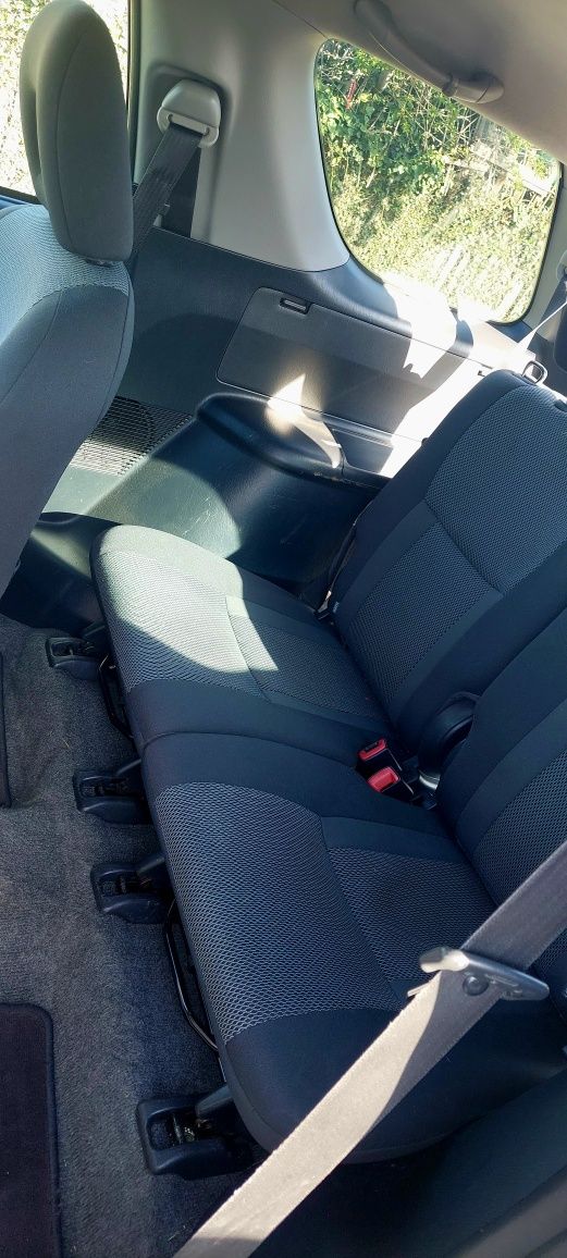 Автомобил Тойота Rav4
