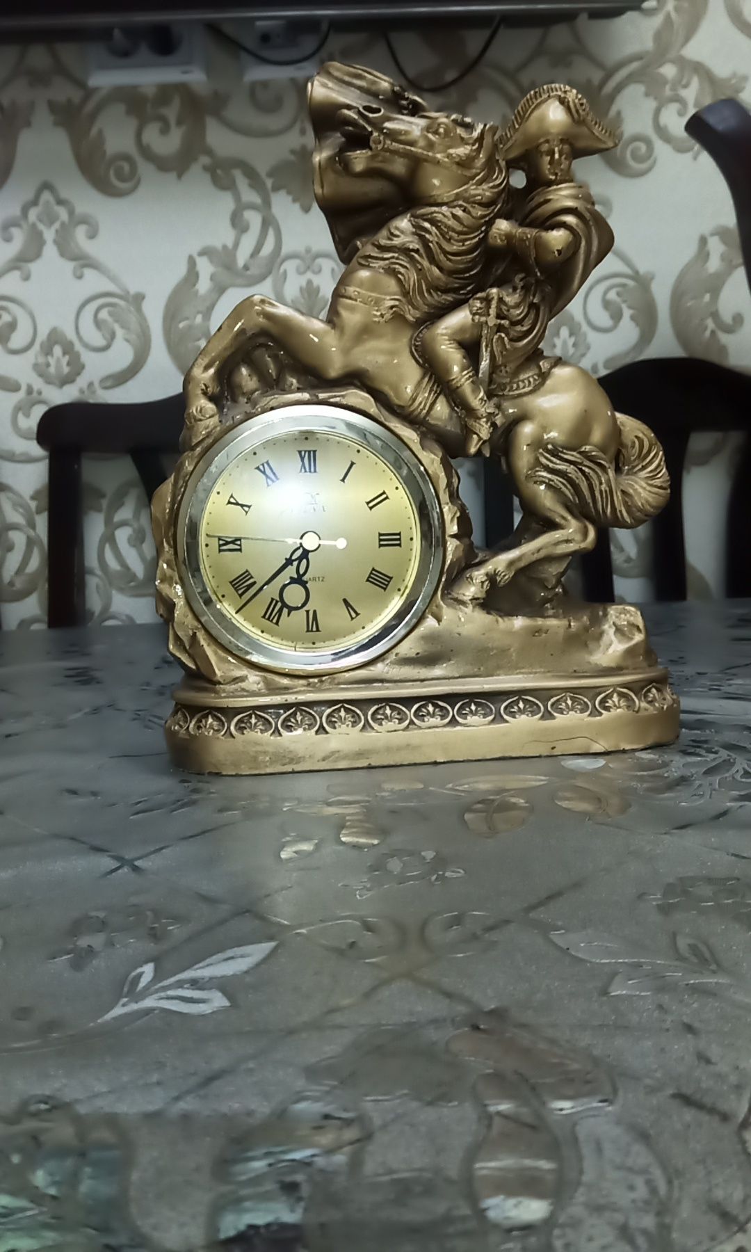 Часы статуэтка лошадька