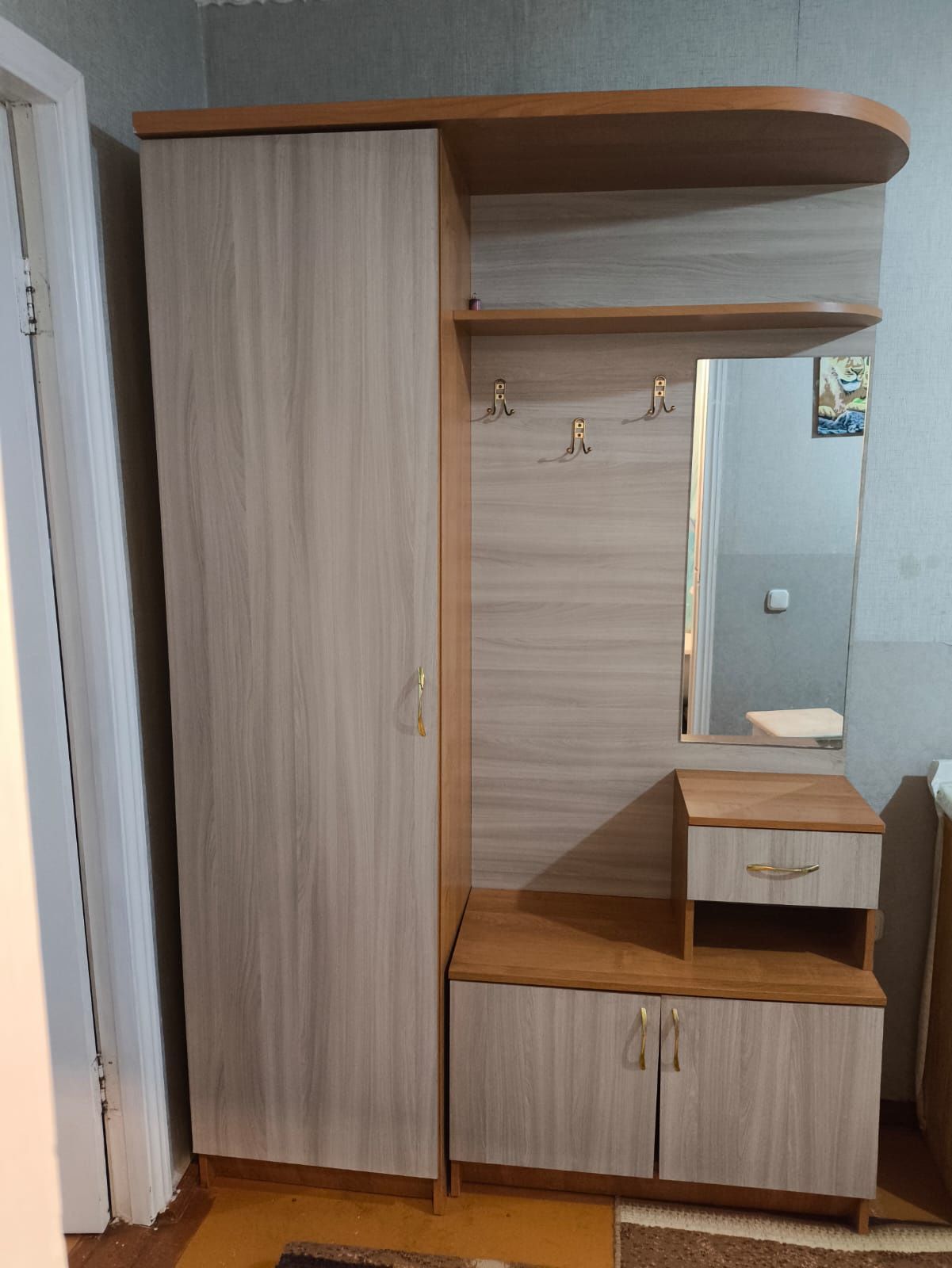 Продам прихожую в хорошем состоянии