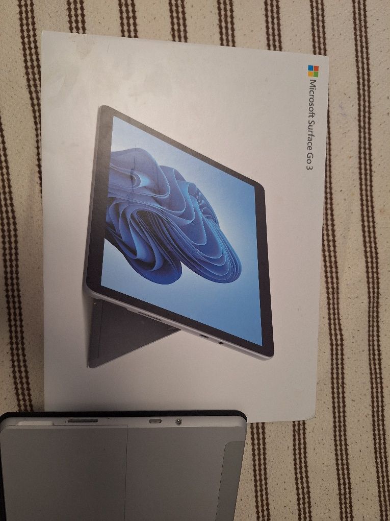 2в1 лаптоп таблет Microsoft Surface Go 3 64GB Touch Screen 10.5"
