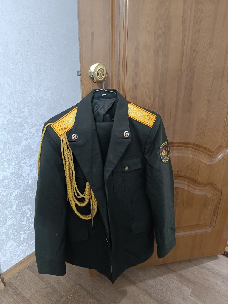 Продам парадную военную форму