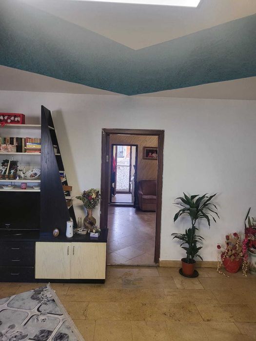 Casa de locuit, Anexe si Imprejmuire