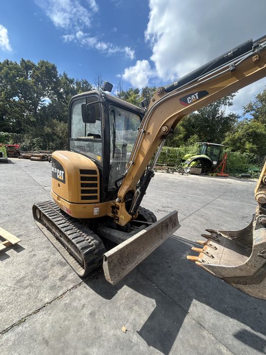 MiniExcavator caterpillar 302.7 cr an 2014