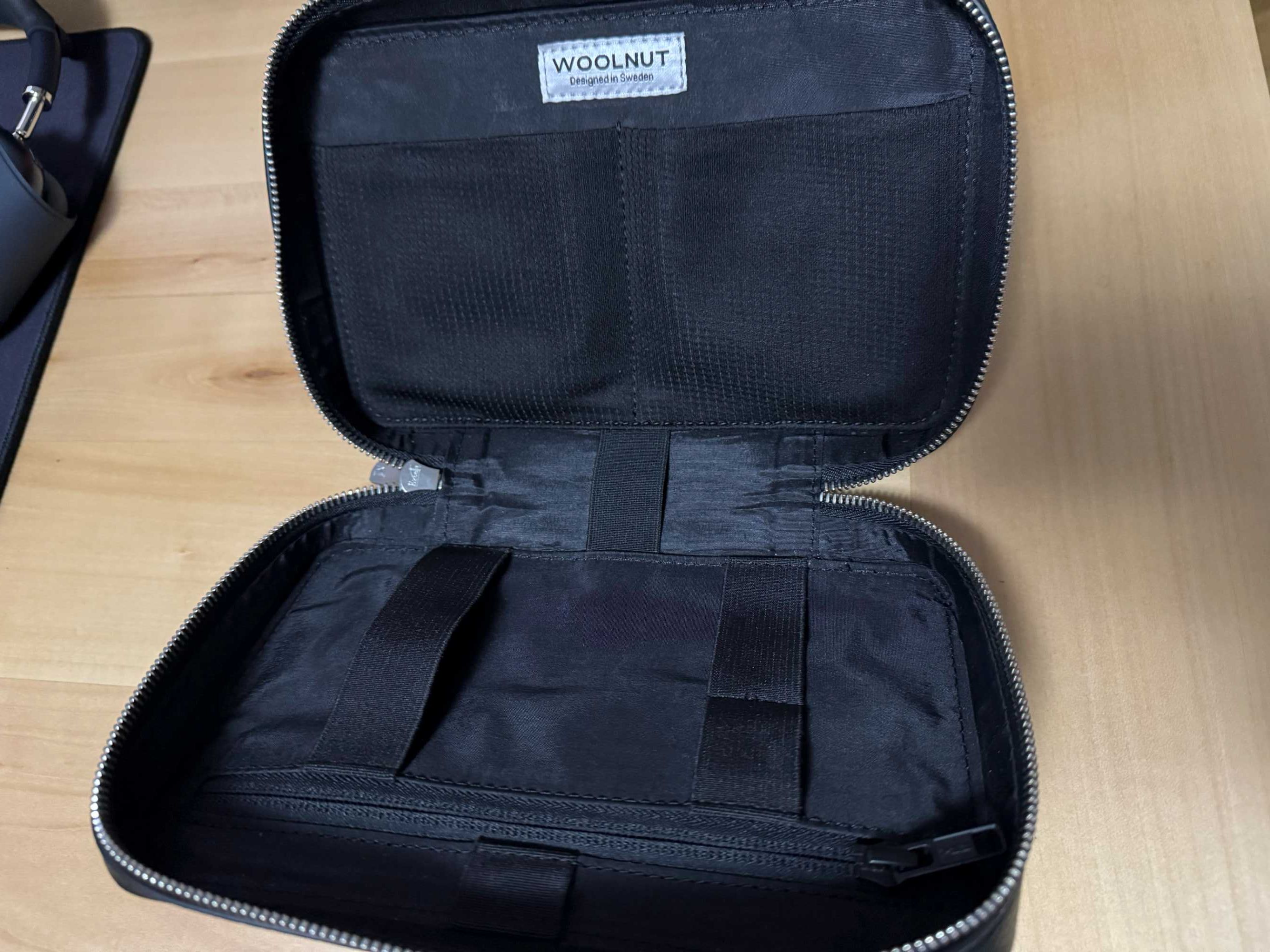Geanta Woolnut pentru accesorii IT