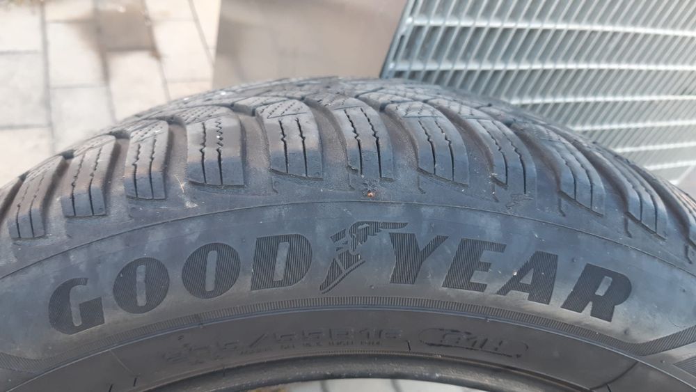 Anvelopa de IARNA 205/55/16  GoodYear