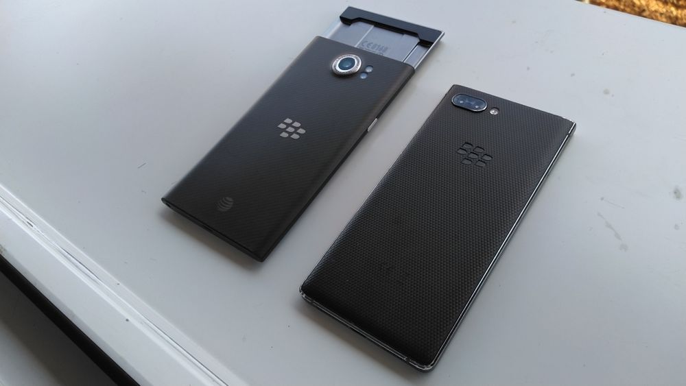 Blackberry Key2  si Blackberry Priv