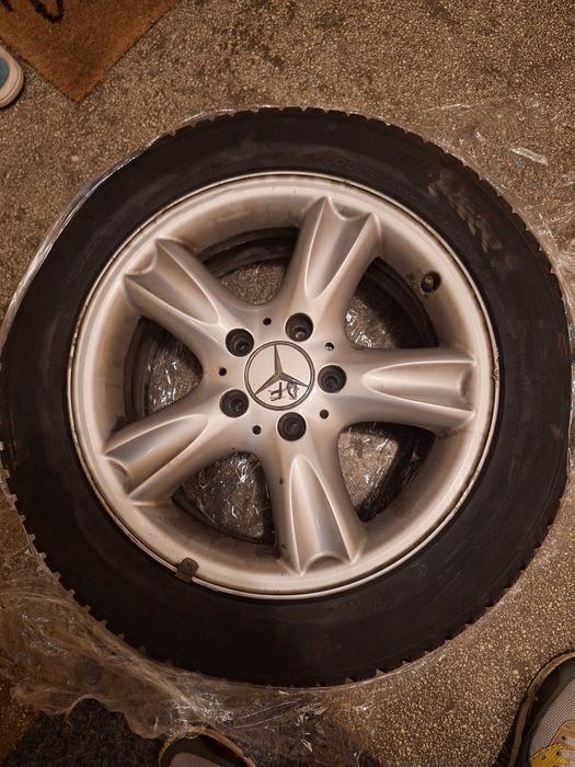 Jante mercedes C200cdi si anvelope de iarna 205/55R16 stare buna
