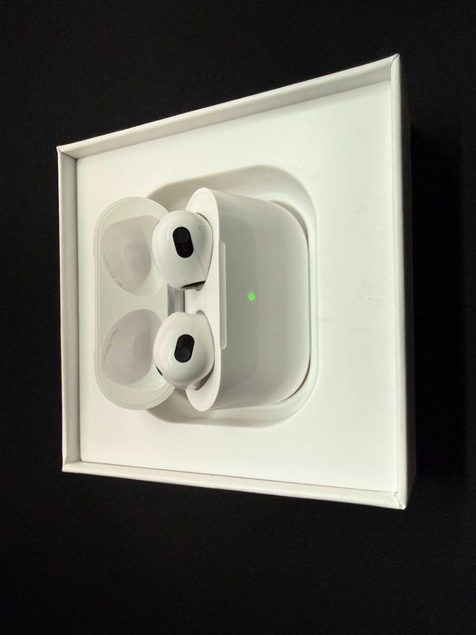 Casti Apple AirPods 3 (2022), Lightning Charging Case, White