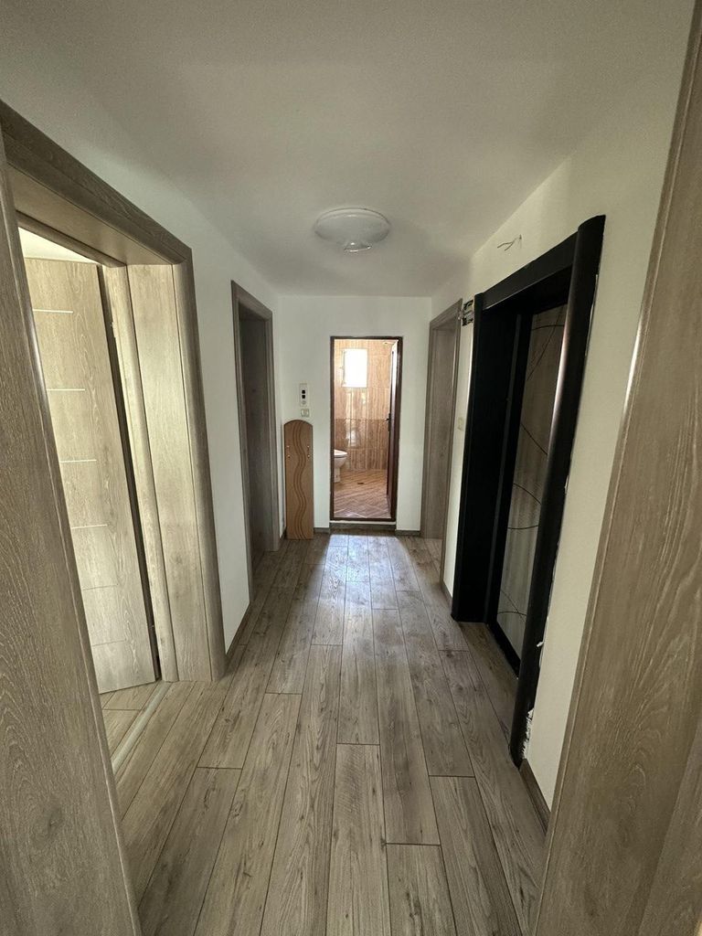 Дава се под наем Етаж от къща в Варна, Галата - 85 кв.м за 750 € - Снимка #8