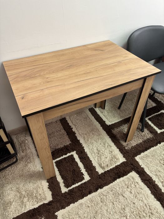 Новый стол золотой