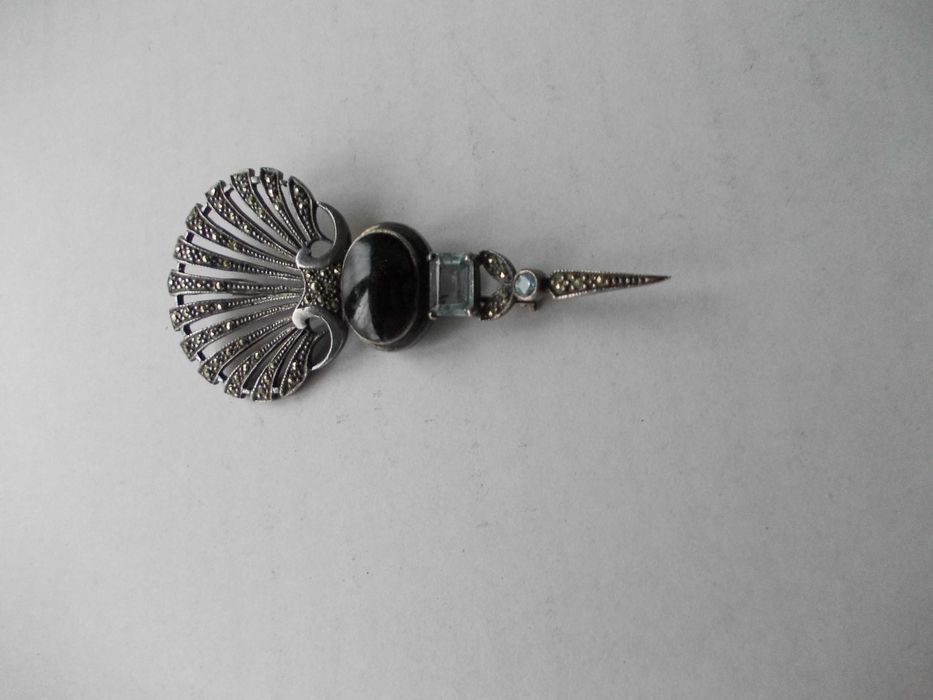 Brosa veche din argint cu onyx si markasite 3