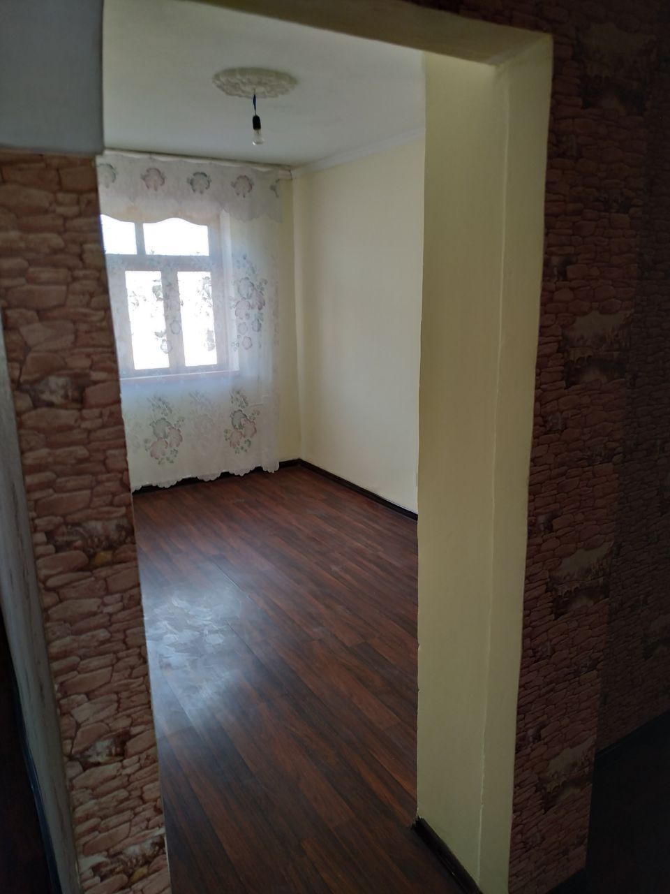 ОБМЕН НА 2-3 КОМ.Продам 5- Комнатную квартиру.