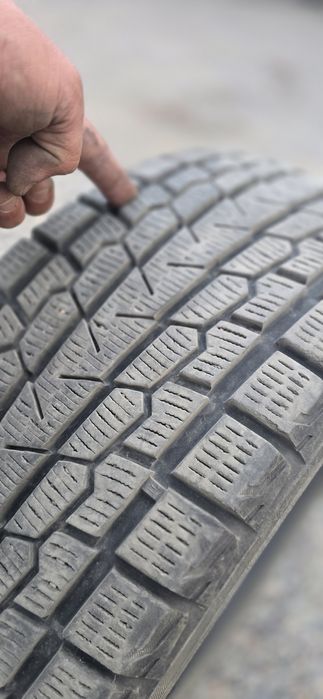 Зимняя резина YOKOHAMA G075. Размер 245/50/20. Есть 2штуки