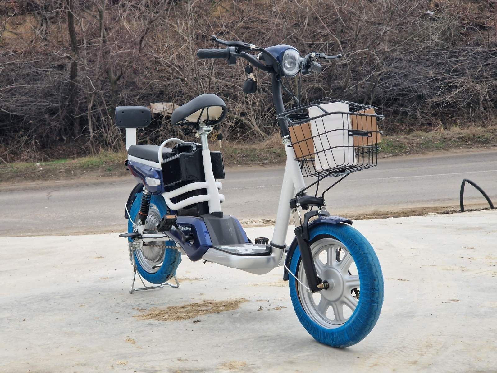 Тотална Разпродажба Електрически скутер , електрическа триколка