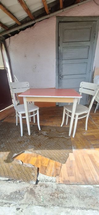 Mobila de bucatarie.