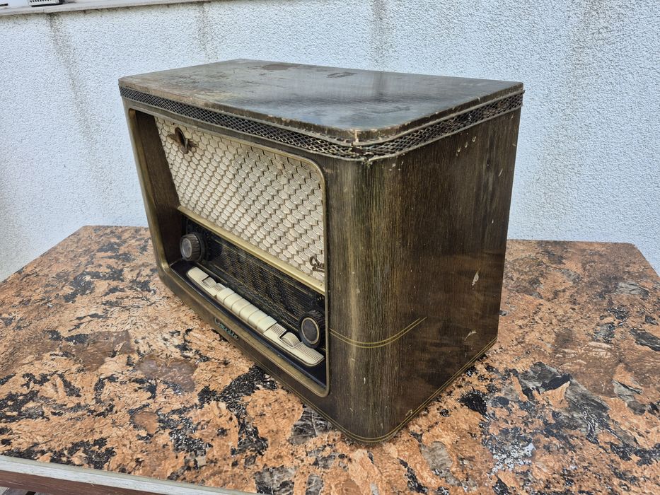 Radio cu lampi marca Graetz, model Comedia 4R-3366,fabricat 1954