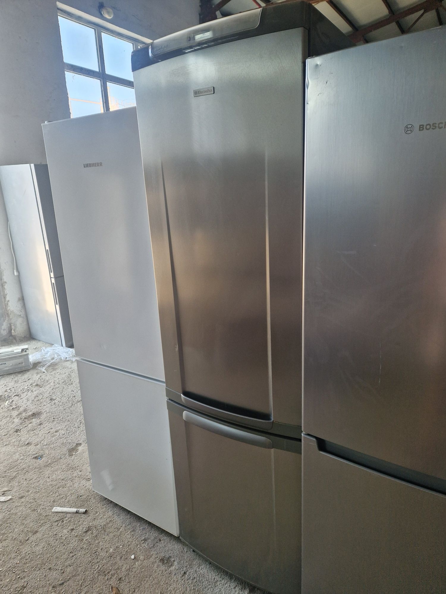 Хладилник с фризер Electrolux A++ No Fros 200 смt