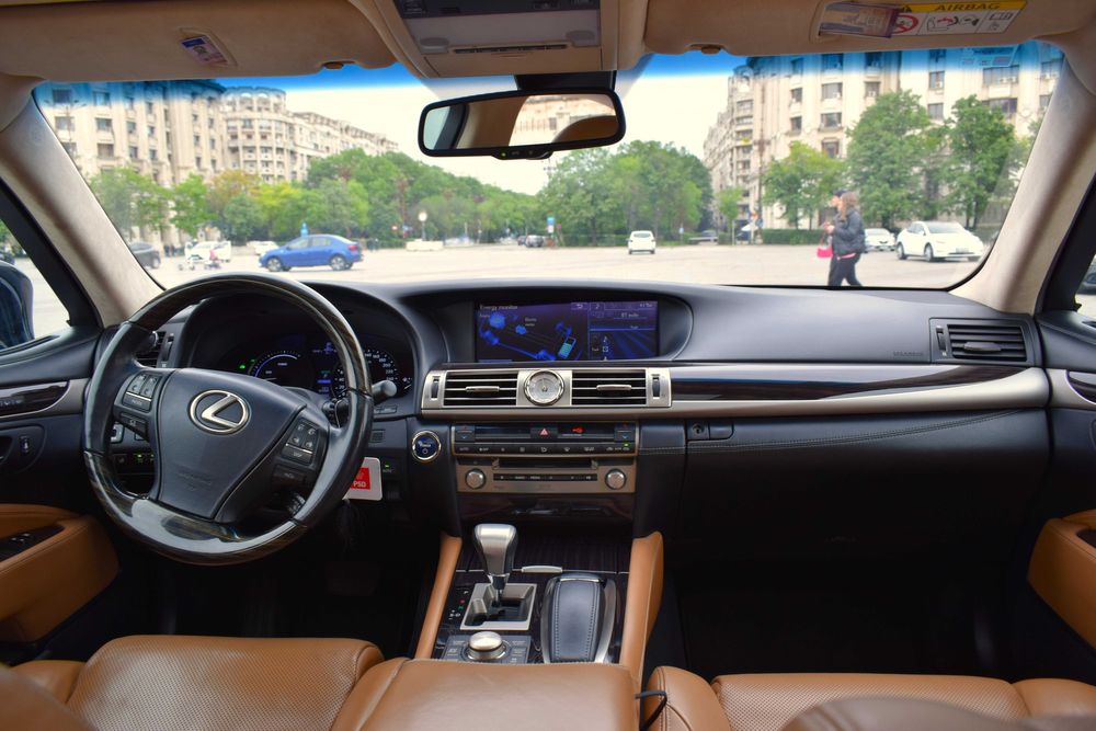 Lexus LS 600h foarte intretinuta