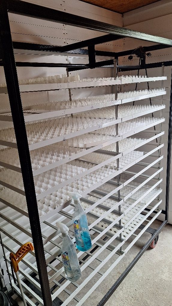 Vând incubator automat 4224 oua