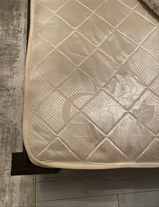 Продам кровать 200 *  180