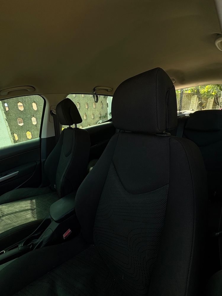 Peugeot 308 1.6 hdi gri