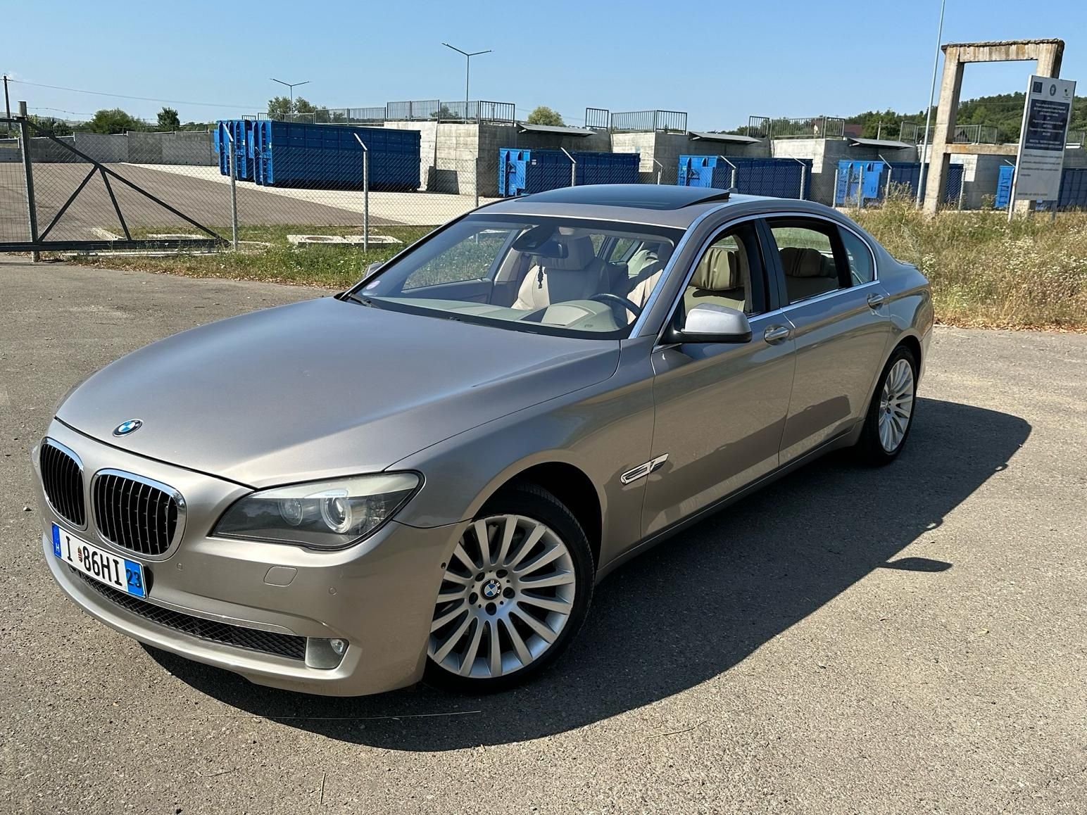 Vând Bmw 750 Li. Accept variante