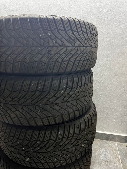 Anvelope Iarna Kumho 245.45.18 100V