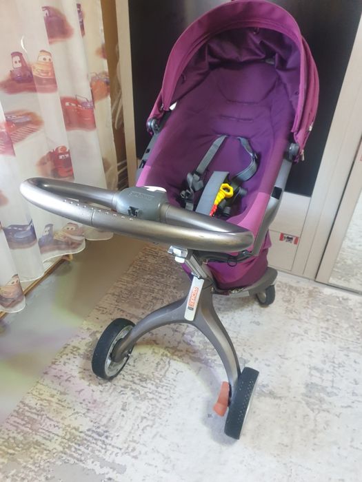 Vând carucior stokke 3 in 1