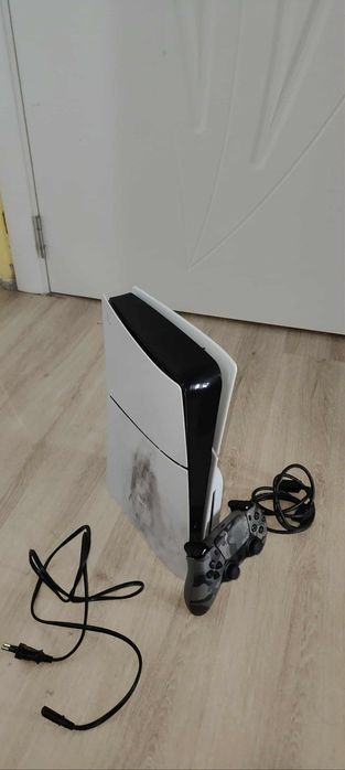 Плейстейшън 5 слим