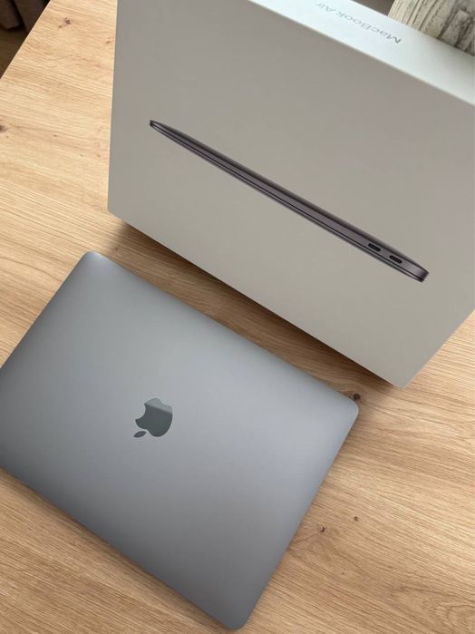 MacBook Air 13 (M1, model 2020)