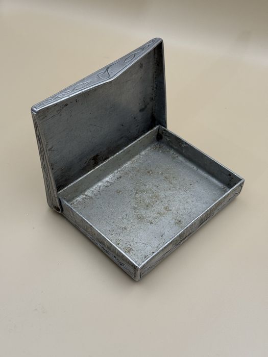 Tabachera al doilea razboi trench art