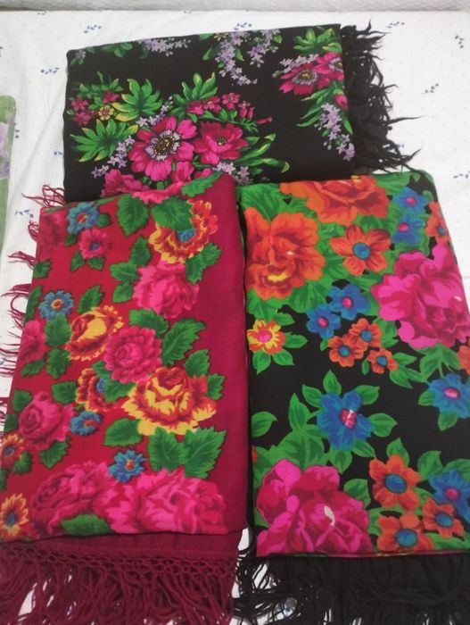 Продам платки шерстяные.