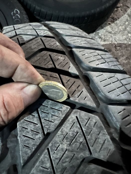 Зимни гуми Pireli 215/65/17 подходящи за SUV