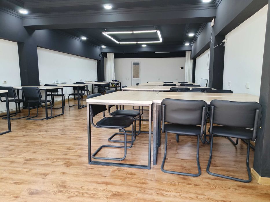 Аренда офиса в Hi-Tech Коворкинг. Юридический адрес. Coworking. 1 Gb/s