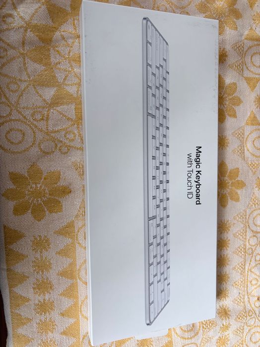 Apple Magic Keyboard with Touch ID (USB-C, 2024 model)