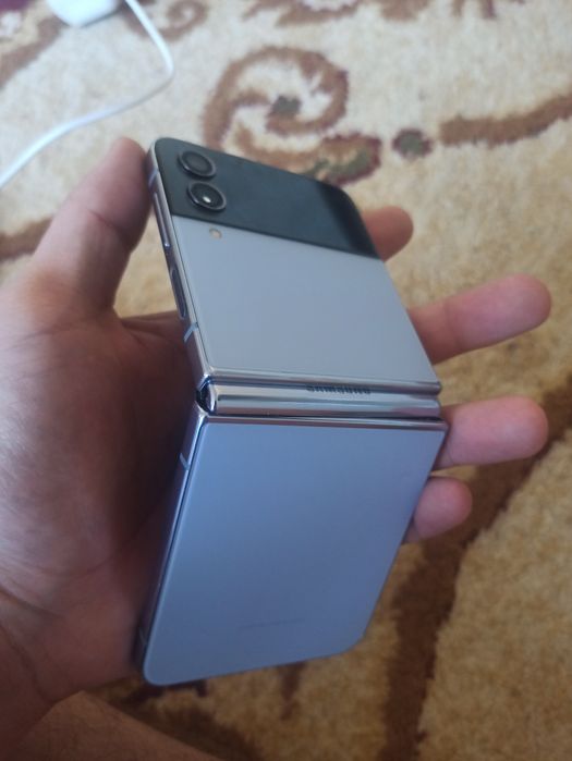 Продаётся z flip 3