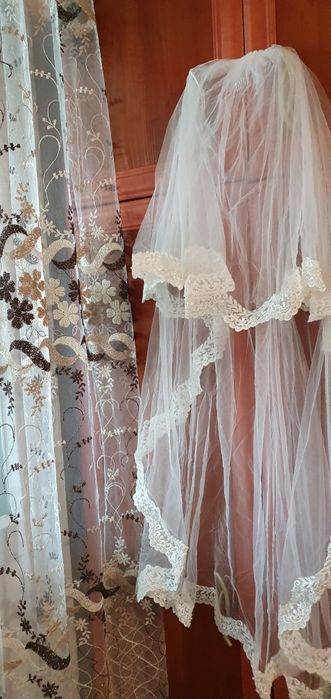 Rochie de mireasa+voal