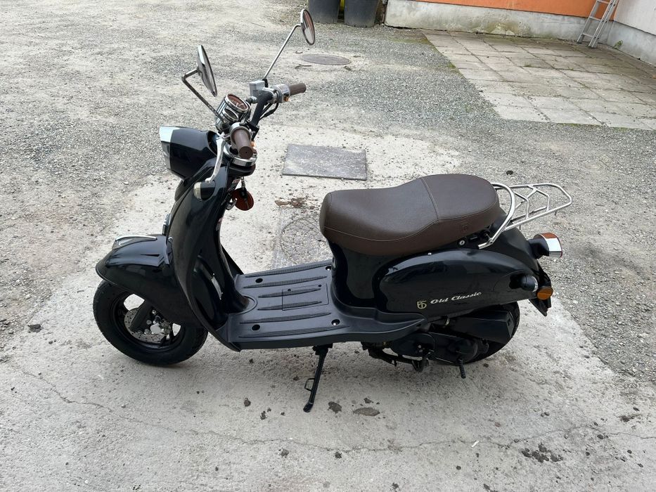 Scuter BTC Old Classic, motor benzina 50 cmc, an 2020