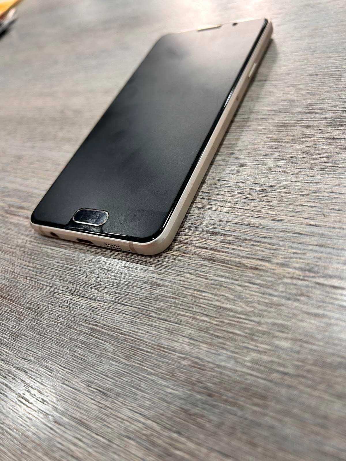 Продава се Samsung Galaxy A3