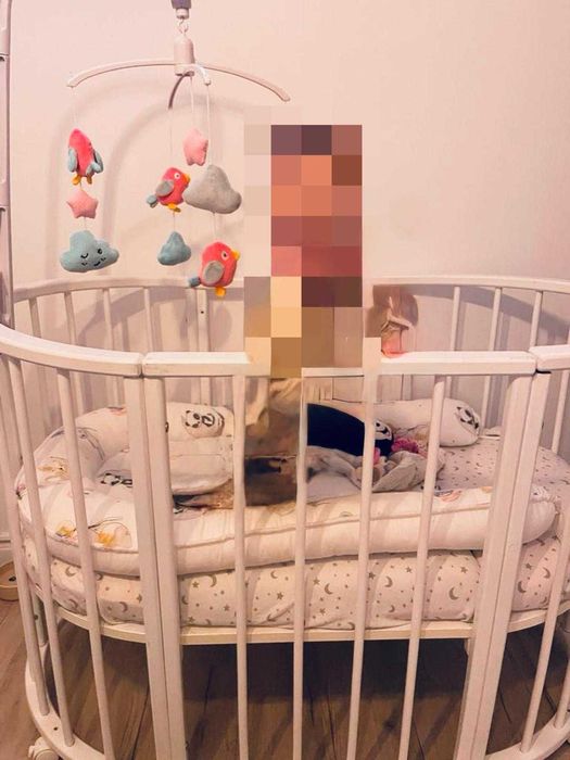 Patut oval 7 în 1 din lemn culoare albă in stare foarte buna