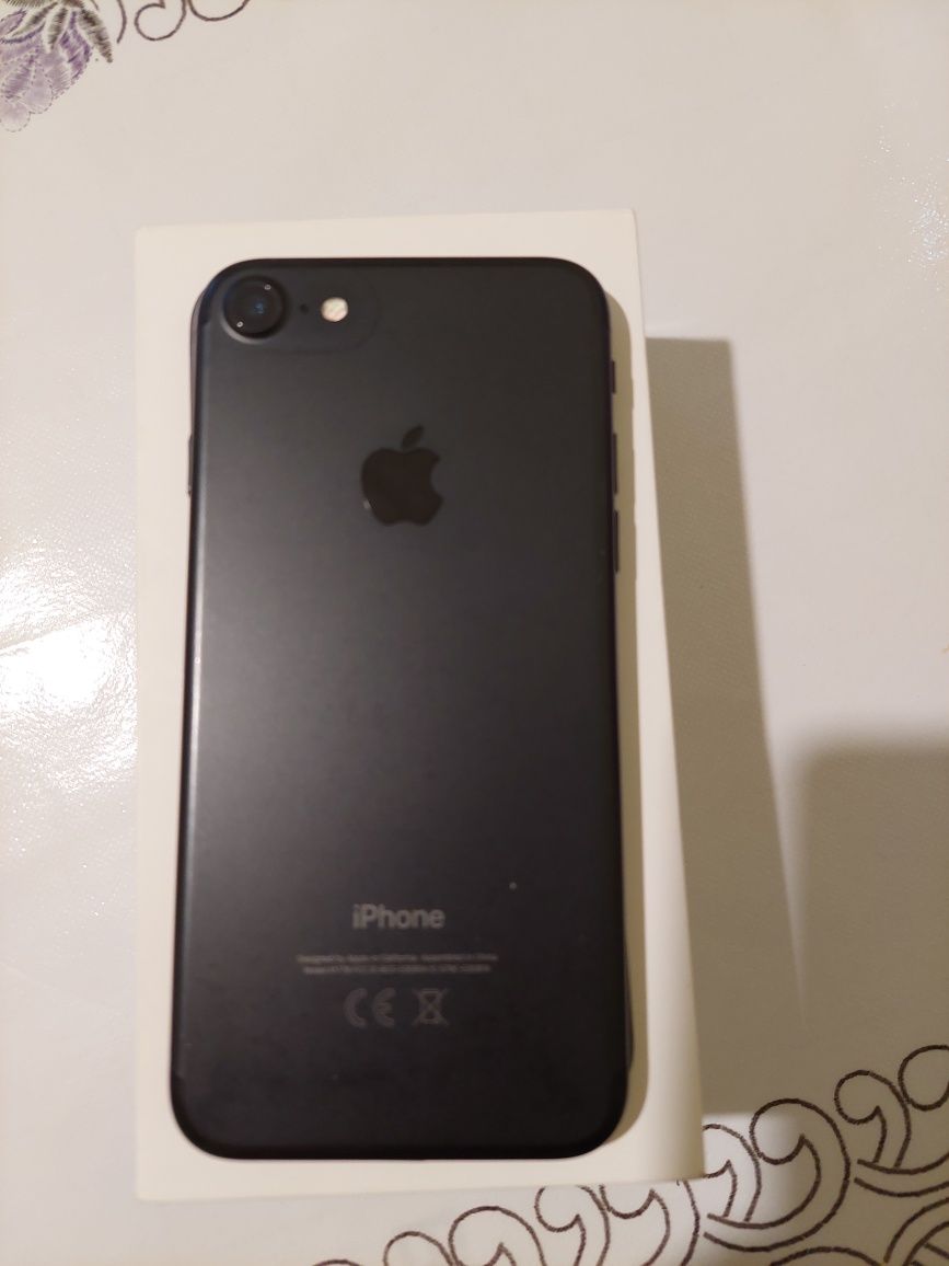 Продам iPhone7 Black