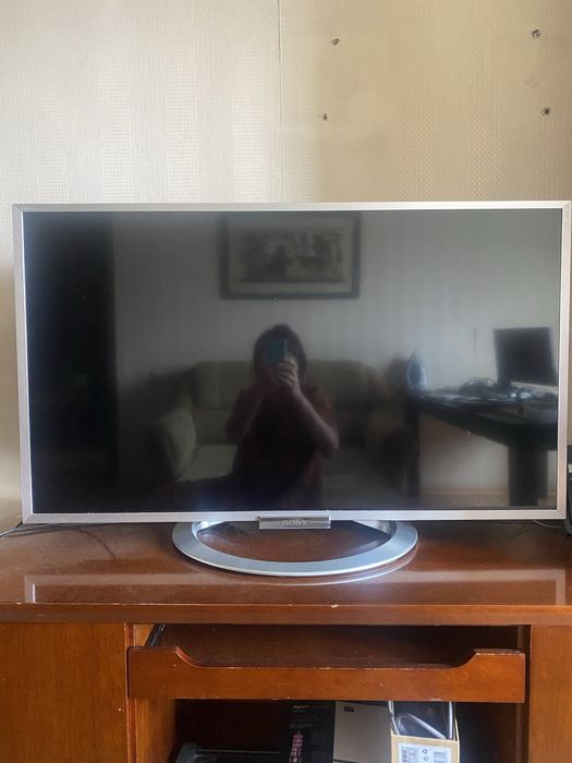 Продается телевизор б/у Sony размером 42 дюйма дюймов