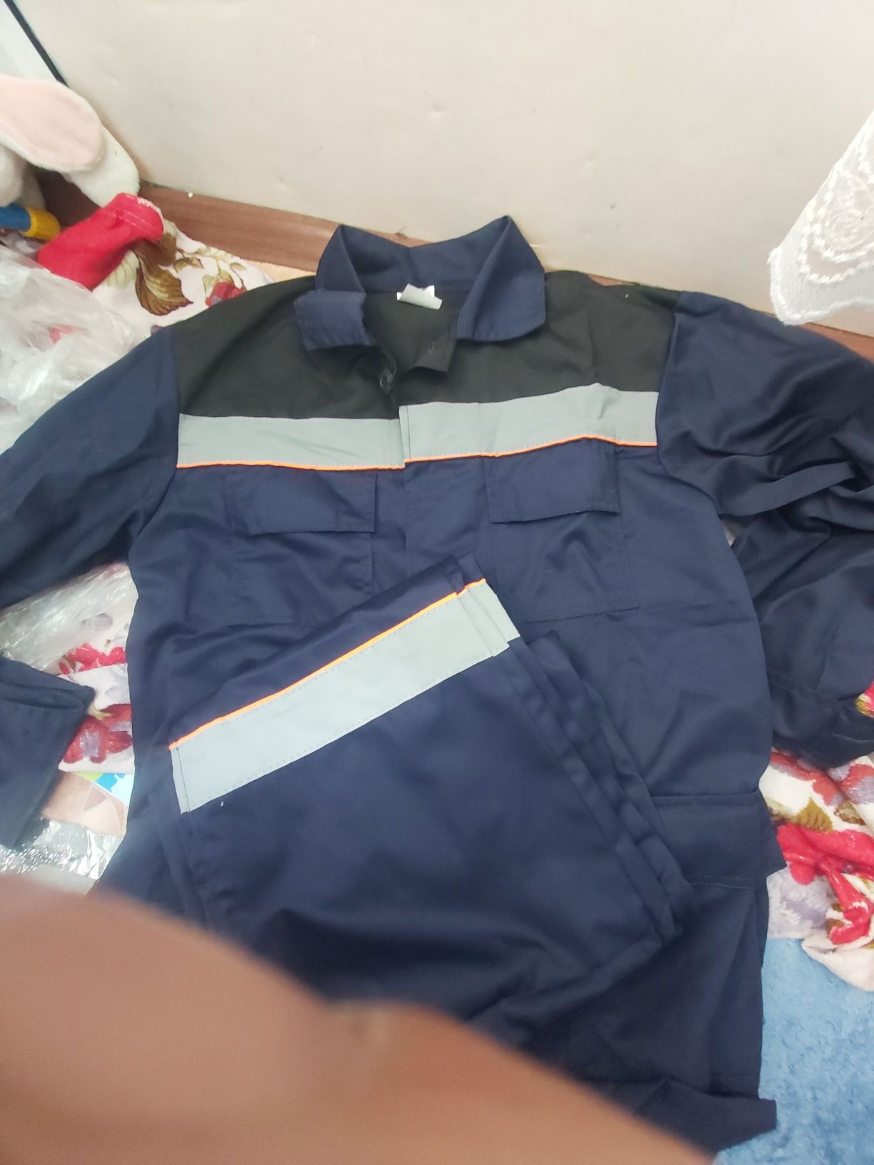 Продам спецовку новая